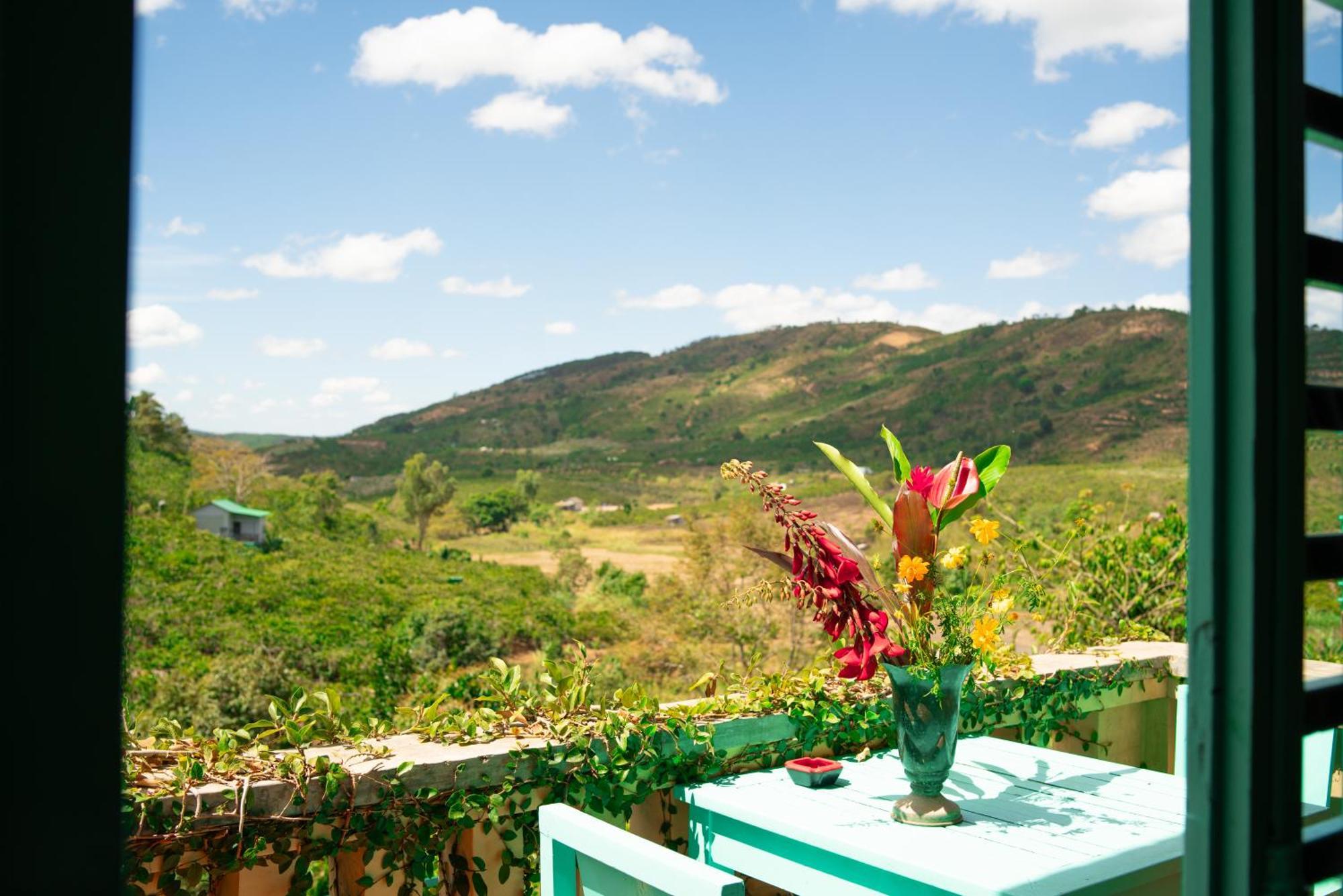 Ivory Falls Villa Di Linh Exterior photo