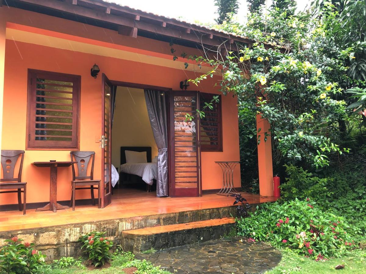 Ivory Falls Villa Di Linh Exterior photo